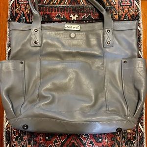 Nena The Perfect Bag in grey leather